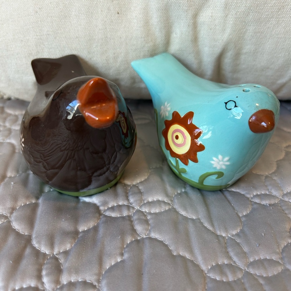 Vintage Ceramic Blue Brown Floral Bird Salt and Pepper Shakers